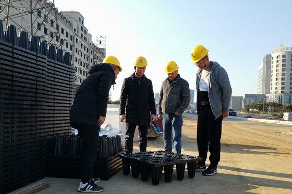 南昌市政建設黨委副書記總經理王海龍到洛陽東路綜合改造工程指導工作600400P6.jpg