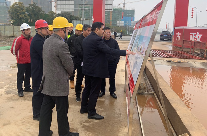 南昌縣委常委,縣政府黨組副書記、副縣長付向宇到小藍大道快速化工程走訪調研691.jpg