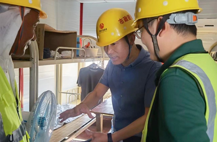 南昌市政建設(shè)集團領(lǐng)導深入一線進行消防安全專項檢查
