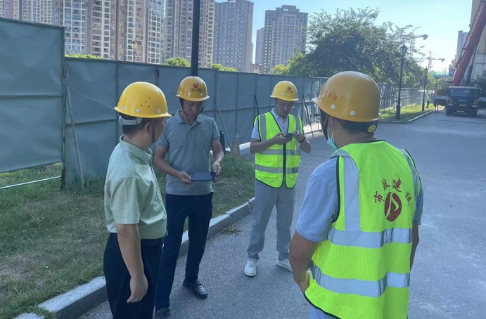 南昌市政建設(shè)集團領(lǐng)導深入一線進行消防安全專項檢查