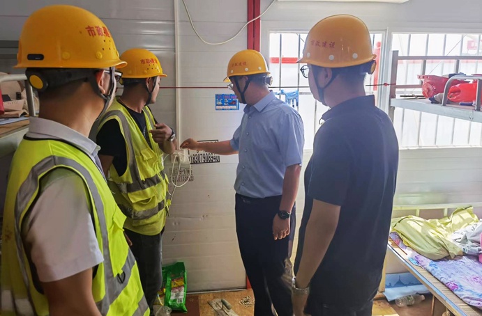 南昌市政建設(shè)集團領(lǐng)導深入一線進行消防安全專項檢查