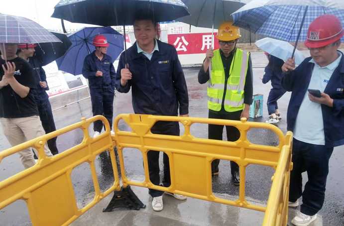 新余市住建局?jǐn)y新余市萬寶建工集團到南昌高鐵東站新區(qū)交通路網(wǎng)工程觀摩交流